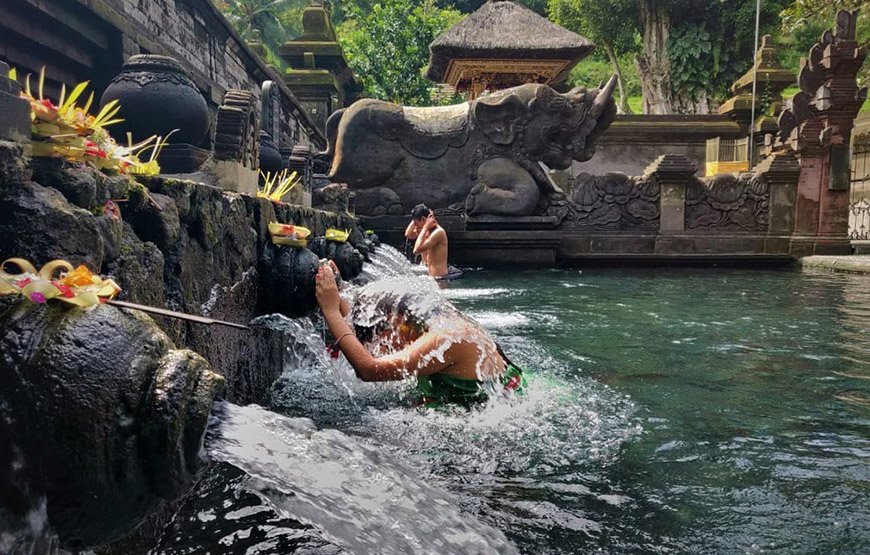 Tirta-Empul-Temple-Bali-Spatiatur-a